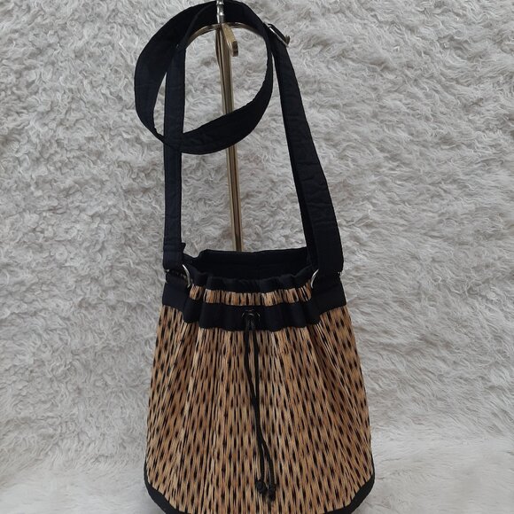 Basket of Cambodia Drawstring Woven Straw Black & Tan Tote Bag - Picture 2 of 10